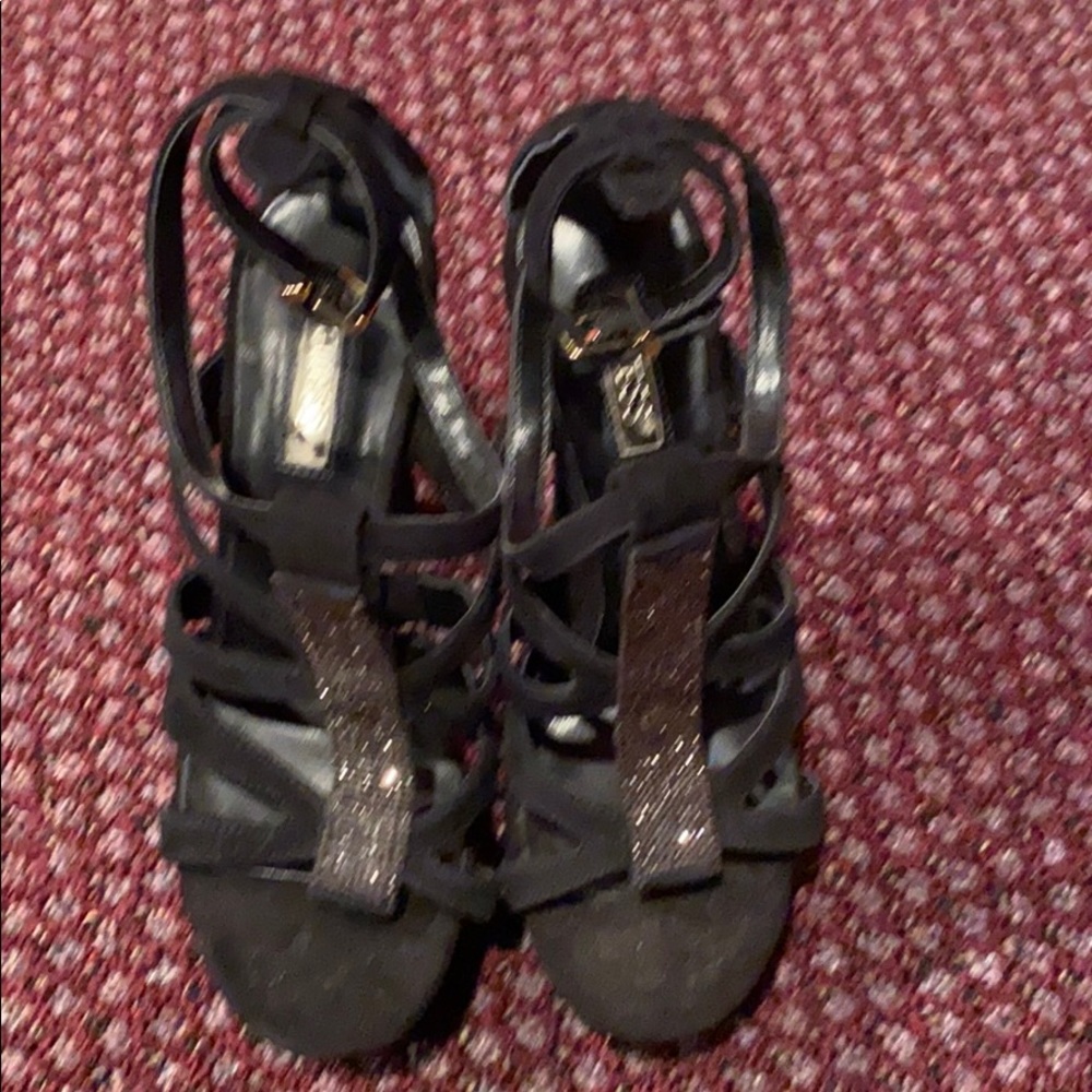 Guess platform Sandals with sequin size 6